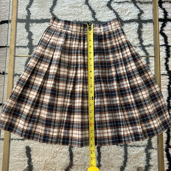 Vintage Pleated Plaid Skirt - Picture 8 of 9